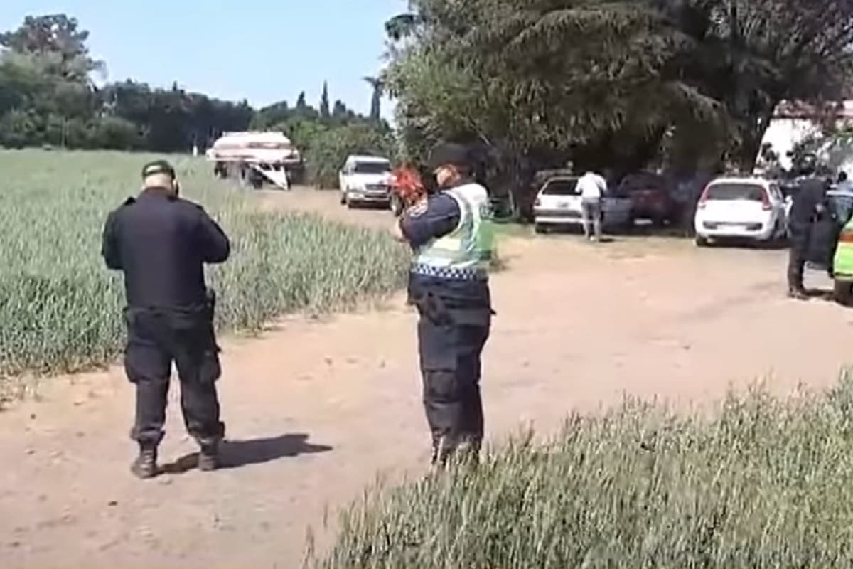 La policía, en la chacra de San Nicolás donde fue asesinado el productor agropecuario Juan Carlos Donato