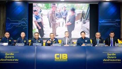 La policía encontró más de 80.000 fotos y videos en el teléfono de la Señora Golf, que ella utilizó para chantajear a los monje
