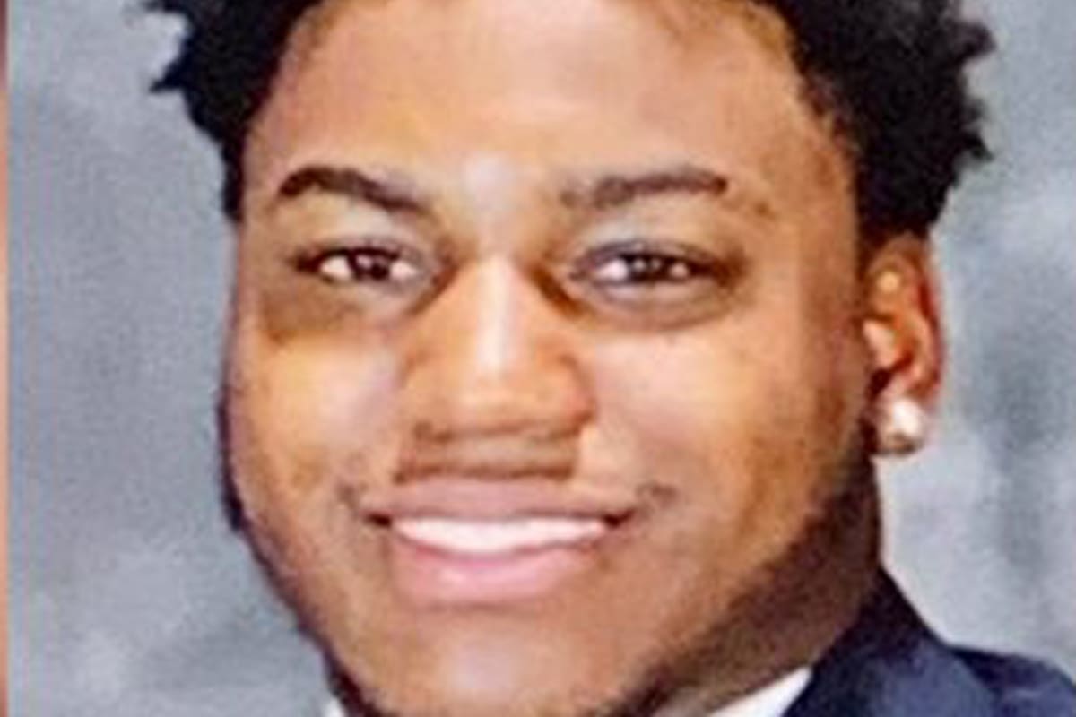 La Policía está buscando a Christopher Darnell Jones por el tiroteo que ocurrió en la Universidad de Virginia