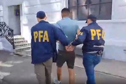 La Policía Federal Argentina arrestó en Rosario a un proveedor de armamento