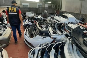 La Policía Federal descubrió un desarmadero ilegal