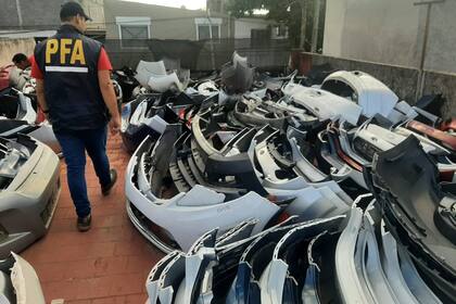 La Policía Federal descubrió un desarmadero ilegal