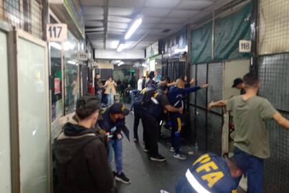 La Policía Federal realizó un operativo en una galería comercial ubicada en el barrio de Balvanera