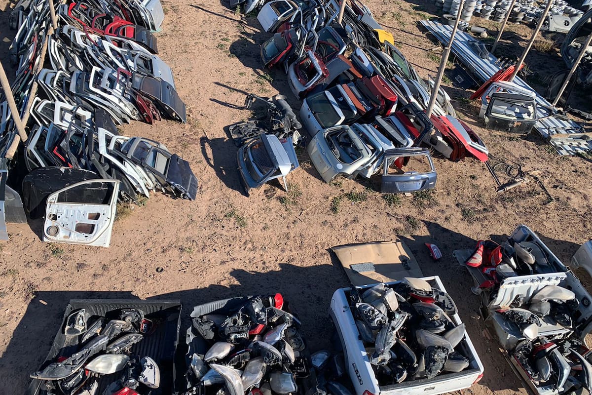 La Policía Ferderal Argentina dio un fuerte golpe a la mafia de los desarmaderos. Secuestro récord de vehículos y autopartes ilegales por USD 50.000.000 millones de dólares en la provincia de Neuquén