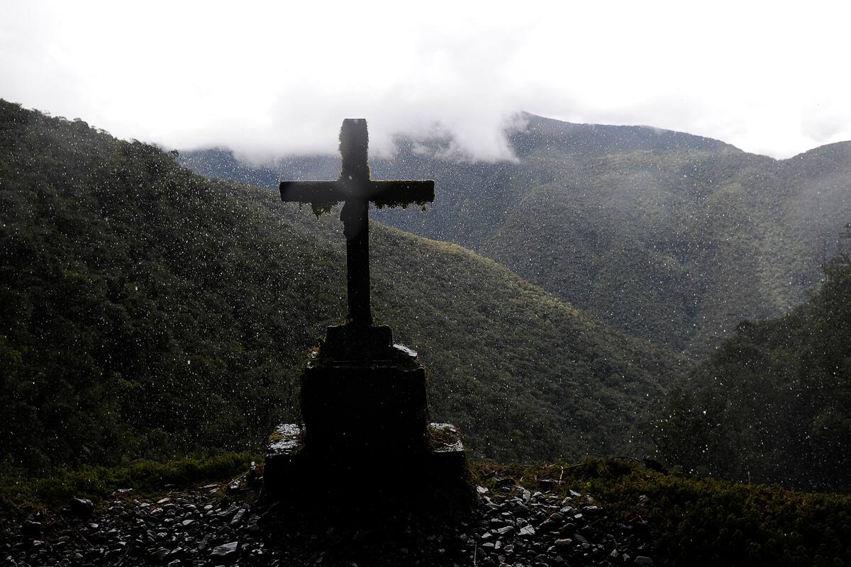 La Policía ha estado recogiendo cadáveres de personas sospechosas de haber contraído coronavirus por las calles y hogares de Bolivia