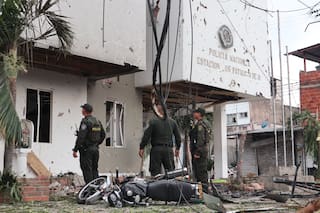 Guerrilla del ELN se atribuye ataque con coche bomba contra una estación de policía en Colombia