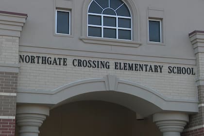 La policía investiga a dos maestros de la escuela primaria Northgate Crossing, en el distrito escolar de Texas, Spring ISD