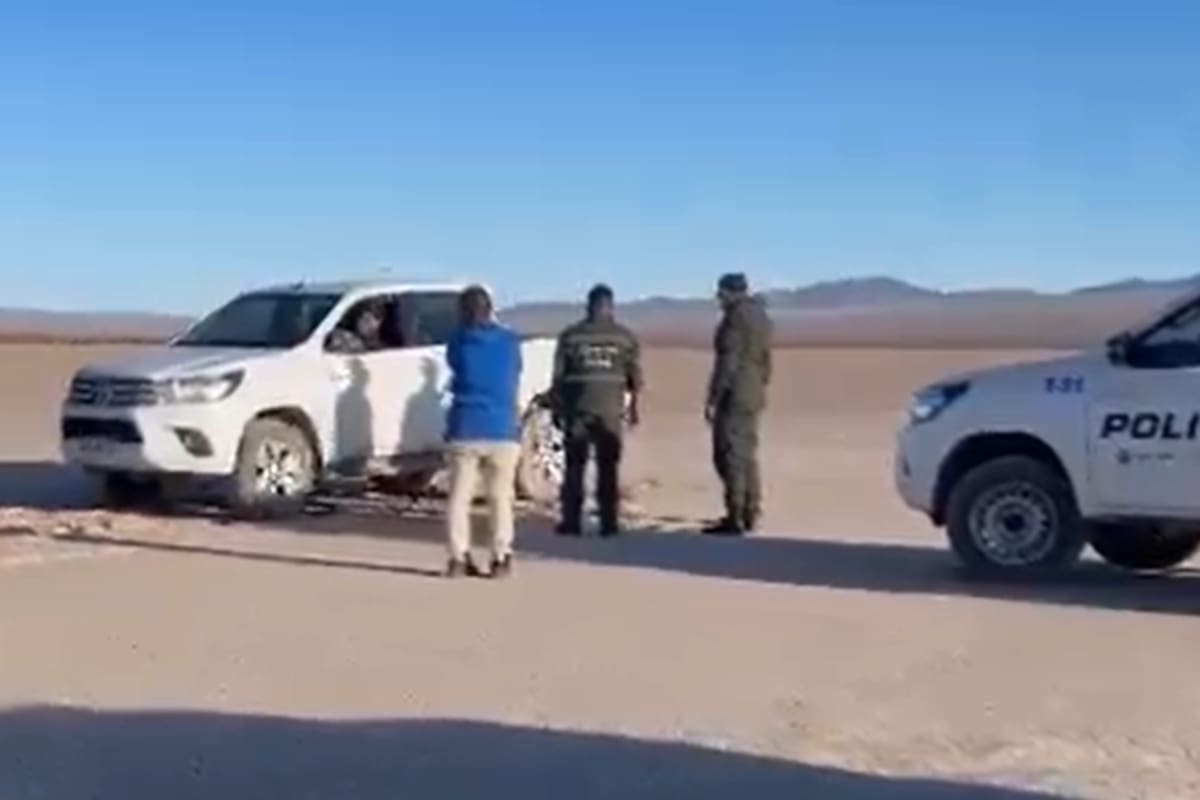 La Policía local encabezó el procedimiento de retiro del rodado