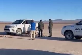 Así fue el operativo para retirar la camioneta 4x4 que ingresó de forma ilegal a la Pampa del Leoncito