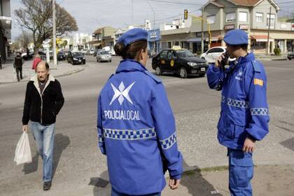 La policía local fue creada en 2014 y sumó 35.000 efectivos a la fuerza bonaerense; hoy no conservan siquiera el uniforme azul claro