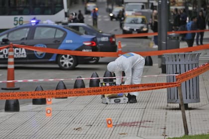 Los peritos cercaron la zona e investigan las primeras pistas tras el ataque