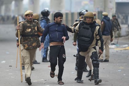 La policía reprime una marcha en Nueva Delhi