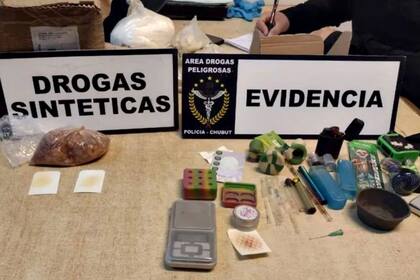 La policía secuestró gran cantidad de droga psicoactiva del auto de Barrientos