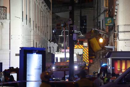 La policía trabaja en el lugar