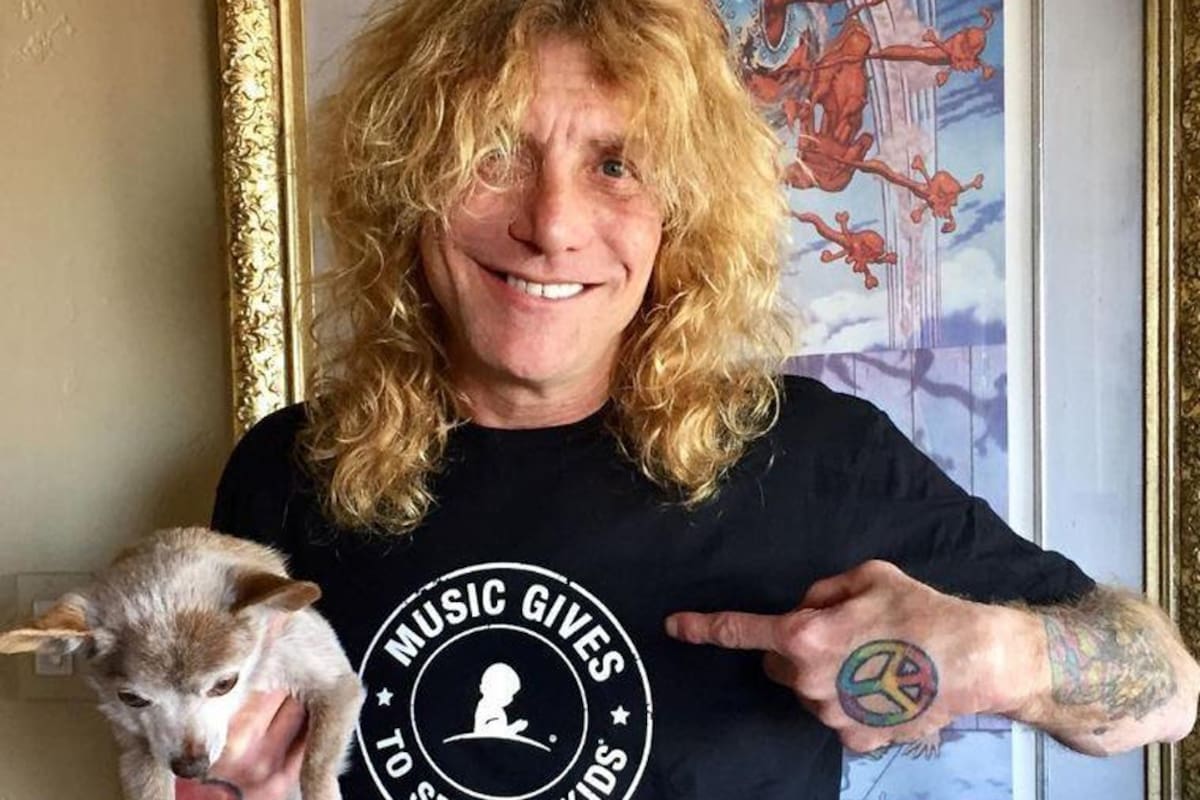 La policía y el departamento de bomberos de Los Ángeles responideron a una llamada de emergencia desde la casa del música el jueves por la tarde