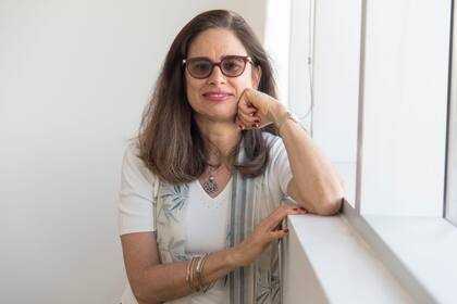 La politóloga observa una crisis de la política a nivel global, con líderes que no entienden las transformaciones sociales y ciudadanos que votan más por reacción que por convicción