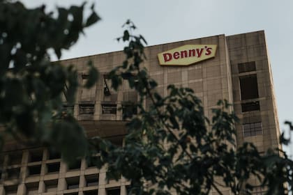 La popular cadena anunció nuevos cierres de sus sucursales