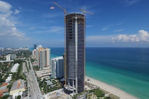 La Porsche Design Tower, conocida por su lujo y exclusividad, está entre los edificios que presentan hundimientos en la zona costera de Miami