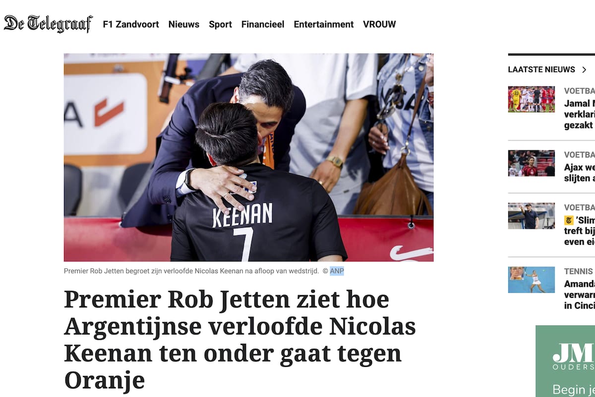 La portada del diario neerlandés De Telegraaf con el beso entre el primer ministro de ese país, Rob Jetten, y el jugador de los Leones Nicolás Keenan