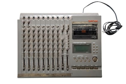 La portaestudio Tascam en la que Pappo grababa sus demos