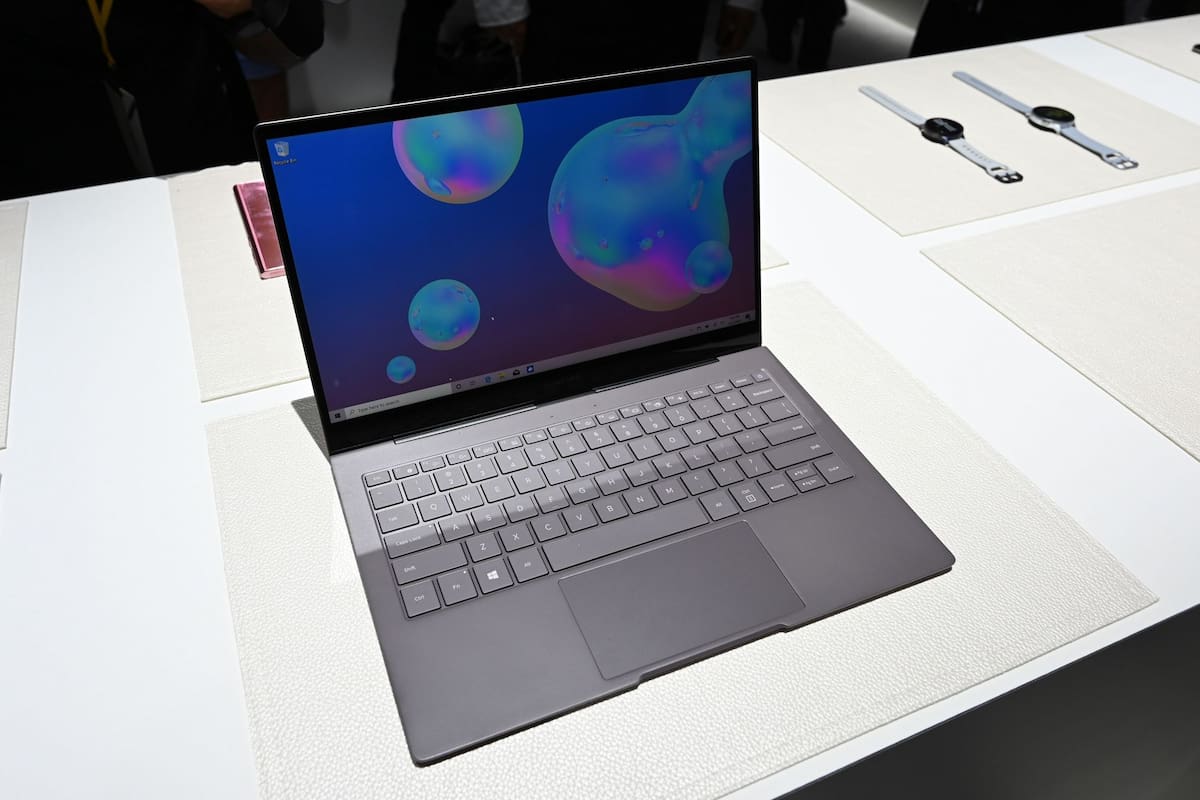 La portátil de la compañía surcoreana apuesta a la conectividad móvil 4G LTE y a la gran autonomía de su batería