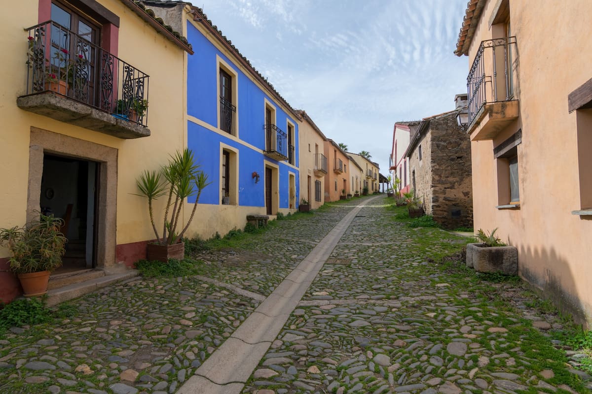 La posibilidad de hacer home office y el miedo a un nuevo confinamiento motorizan la búsqueda de viviendas más grandes y alejadas de los centros urbanos