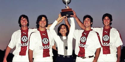 La postal de la Triple Corona con La Aguada