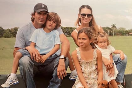 La postal familiar de Adolfo Cambiaso y María Vázquez