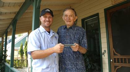 La postal fue finalmente entregada a Alan Ball en Sandpoint el 10 de septiembre de 2025 por un cartero local