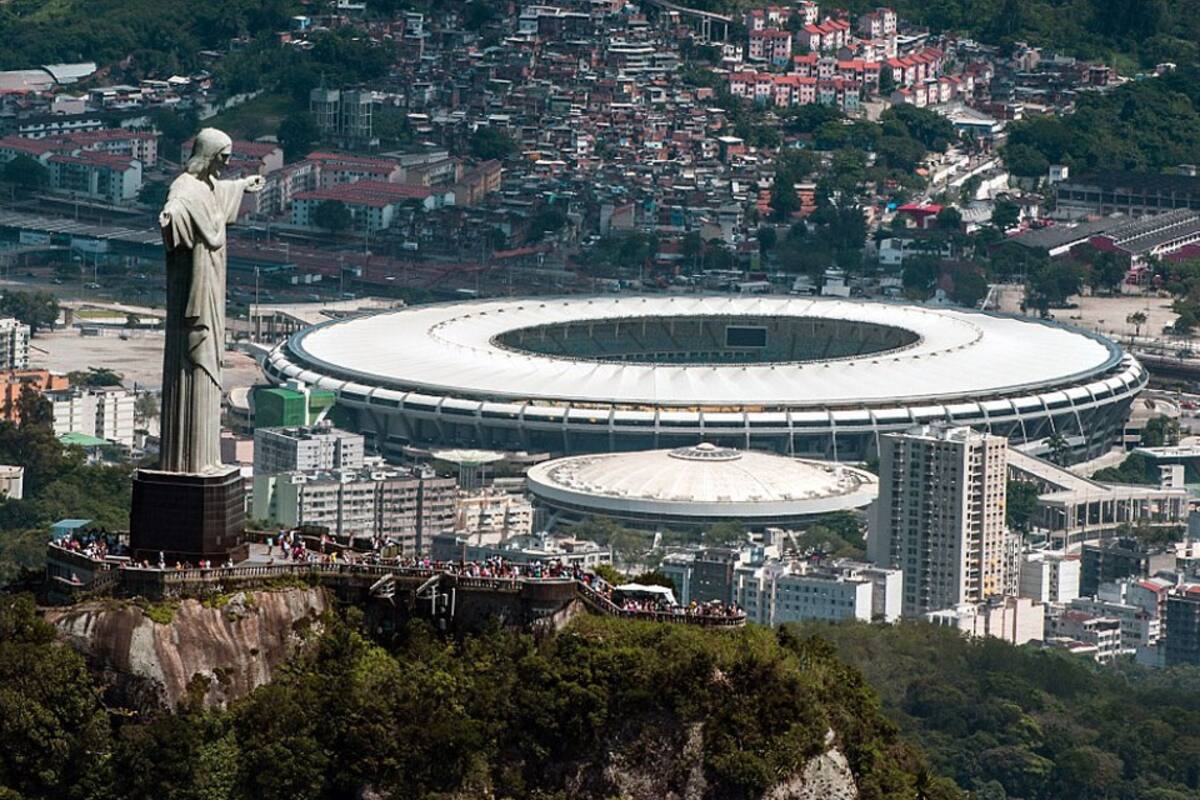 La postal más emblemática, el Cristo Redentor y el Maracaná