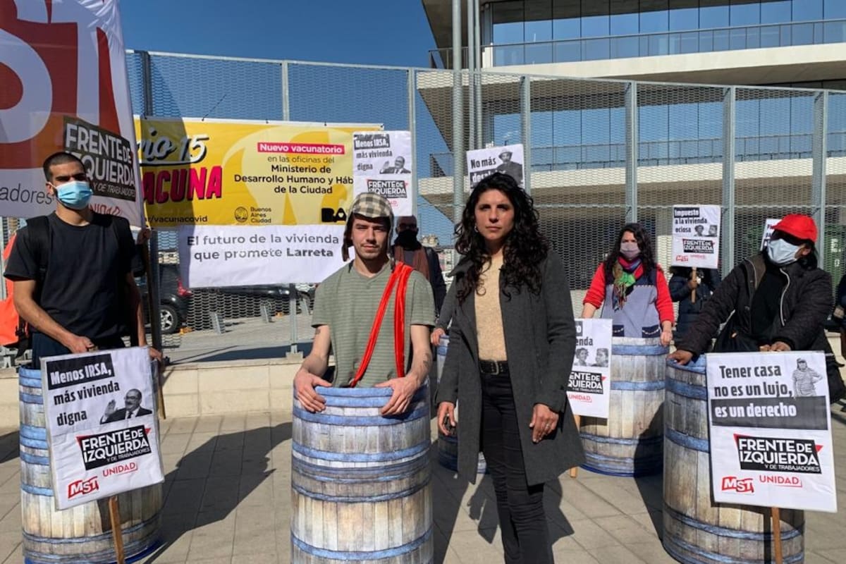 La postal que difundió la precandidata del FIT, Celeste Fierro, en las redes