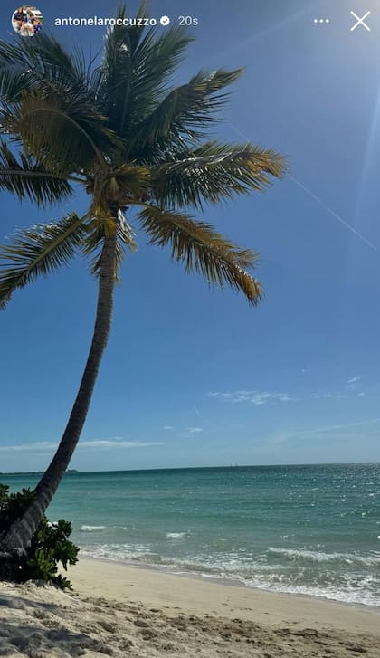 La postal que publicó este sábado Anto Roccuzzo en sus redes (Foto: Instagram @antonelaroccuzzo)