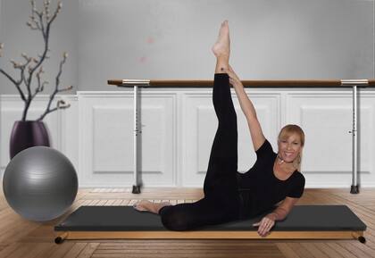 La postura de pilates recomendada por Hampl es sencilla pero efectiva (Foto: PEXELS)