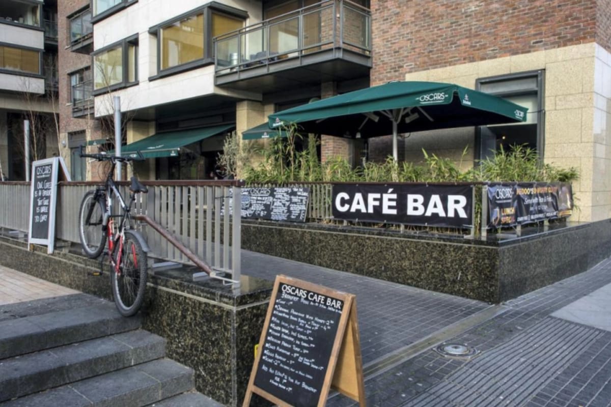 La postura inflexible de un dueño obligó a un cliente a retirarse de un bar
Foto: The Sun