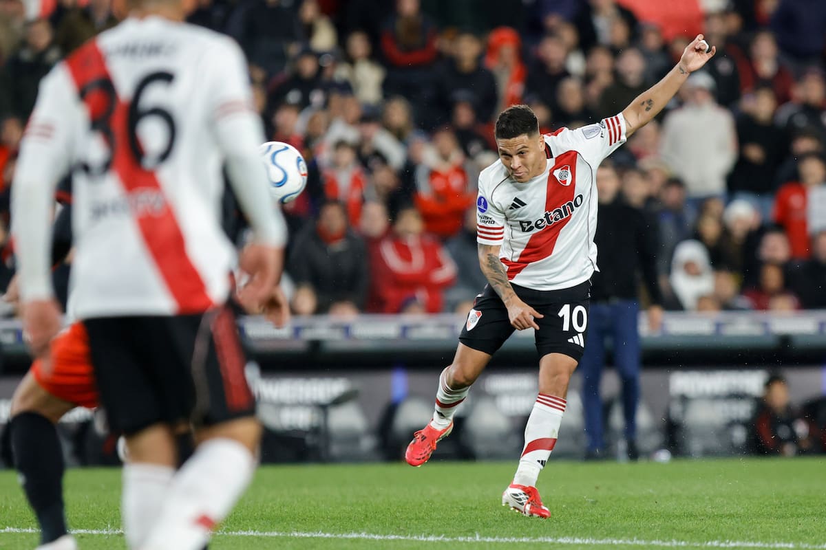 La potencia de Juanfer Quintero en el remate; otra vez fue decisivo para la reacción de River, esta vez contra Bragantino, por la Copa Sudamericana