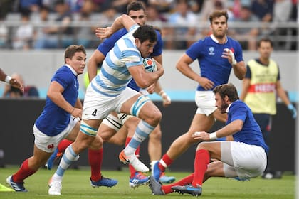 La potencia de Petti Pagadizábal acaba de sentar a Maxime Médard, el fullback de Francia, en el debut en Japón 2019; el forward fue el mejor de los Pumas en ese mundial negativo para la Argentina.