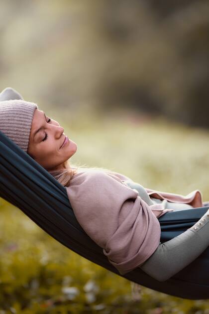 La power nap –en español, siesta corta– es un término que viene de estudios que indican que una siesta breve de no más de 30 minutos genera un efecto restaurador en el cerebro y de mejoría de la alerta