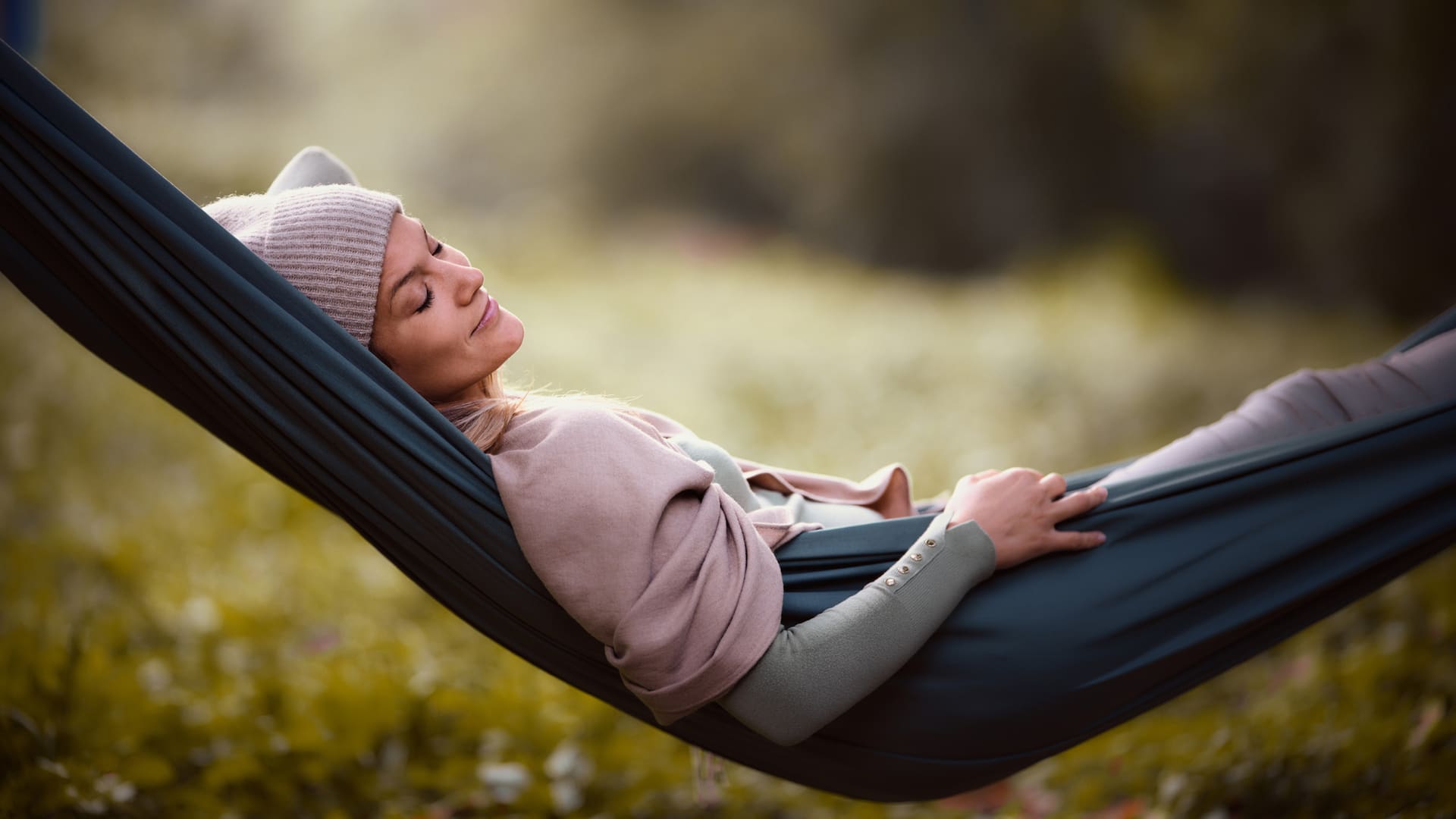 La power nap –en español, siesta corta– es un término que viene de estudios que indican que una siesta breve de no más de 30 minutos genera un efecto restaurador en el cerebro y de mejoría de la alerta