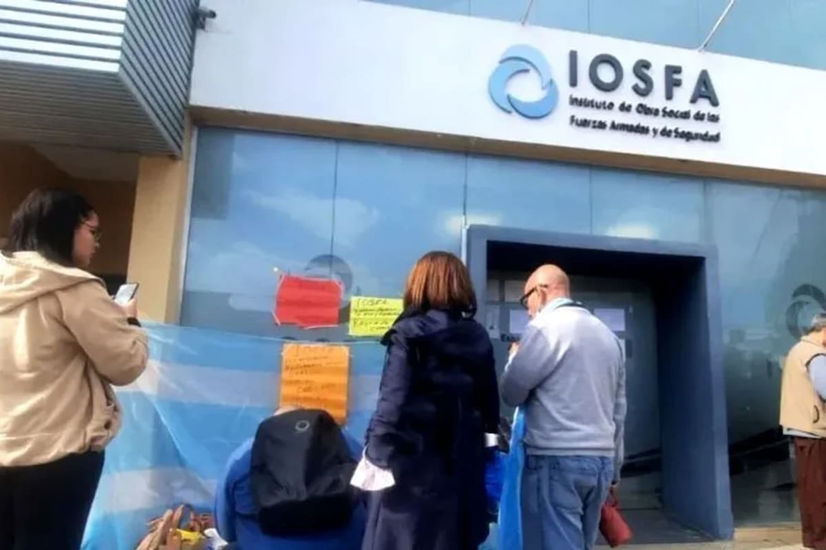La precaria situación económica del Iosfa hizo que se dejaran de prestar muchos servicios médicos a sus afiliados