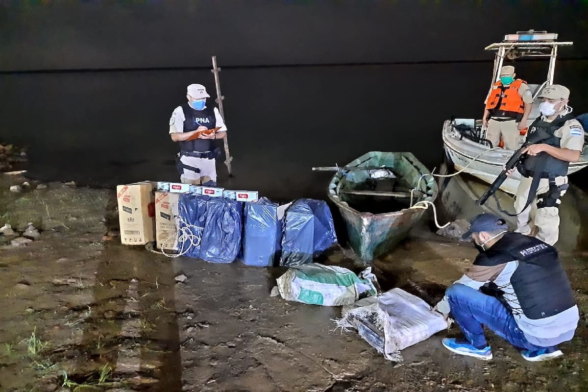 La Prefectura interceptó en Corrientes un contrabando mixto de marihuana y cigarrillos