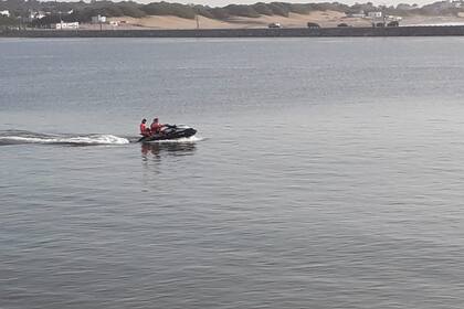 La Prefectura Naval busca a Ezequiel Bermejo, un nadador de 43 años que desapareció el sábado, cuando participaba en la competencia de aguas abiertas Río Mar 2020