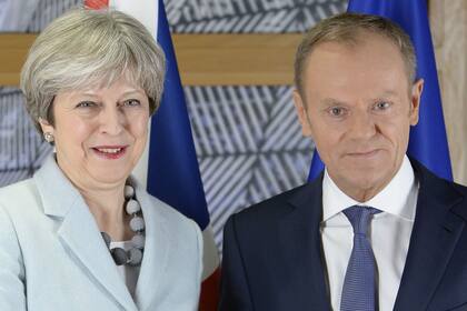 La premier británica, Theresa May, y el presidente del Consejo Europeo, Donald Tusk