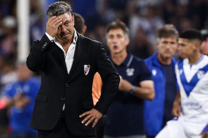 La preocupación de Gallardo durante la derrota ante Vélez, el último domingo