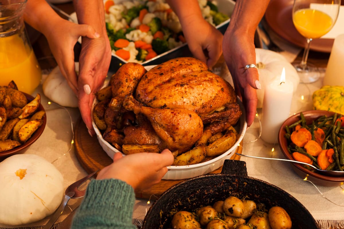 La preparación del pavo y otros platillos se ha convertido en una tradición del Día de Acción de Gracias