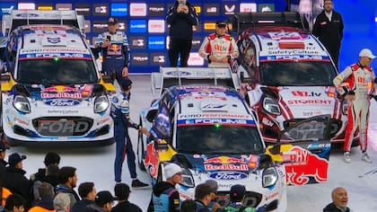 La presentación de los tres autos de Ford en la previa del Rally en Bio Bio