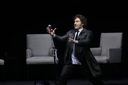 La presentación del libro de Javier Milei en el Luna Park, que incluyó un show musical a cargo del presidente