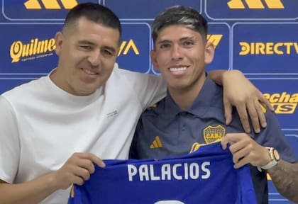 La presentación oficial de Carlos Palacios en Boca: el equipo argentino desembolsó casi cinco millones de dólares por su pase