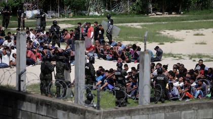 La presidenta de Honduras dijo que iba a tomar "medidas estrictas" para atacar la criminalidad.