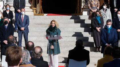 La presidenta de la cámara de diputados de España, Meritxel Batet, recordó ayer a Almudena Grandes en el Día de la Constitución, en el acto celebrado en las escalinatas del Congreso