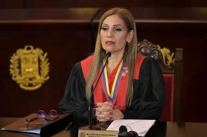 La presidenta del TSJ, Caryslia Rodríguez, ejerció cargos políticos en el partido de Maduro